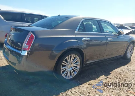 2014 Chrysler 300C z USA, uszkodzony, nr VIN 2C3CCAEG3EH280231